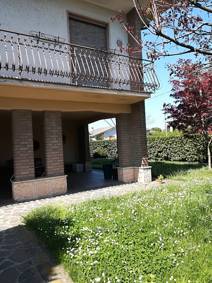 Villa a Porto Mantovano